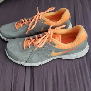 Nike Revolution 2 Tennis Shoes